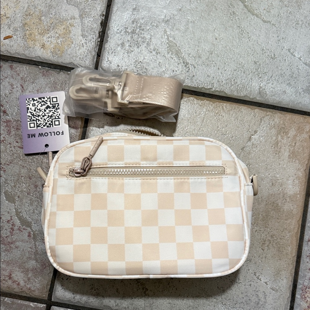 Iris and Rainbow “Black Friday Checkered Beige and White Crossbody Bag” - Picture 2 of 3